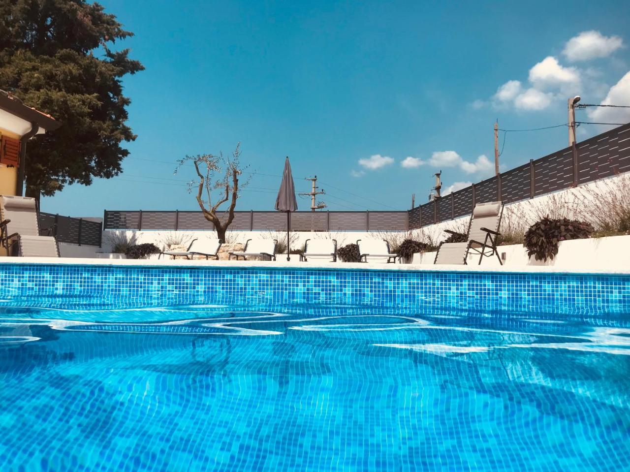 Apartments Viler Buje Luaran gambar